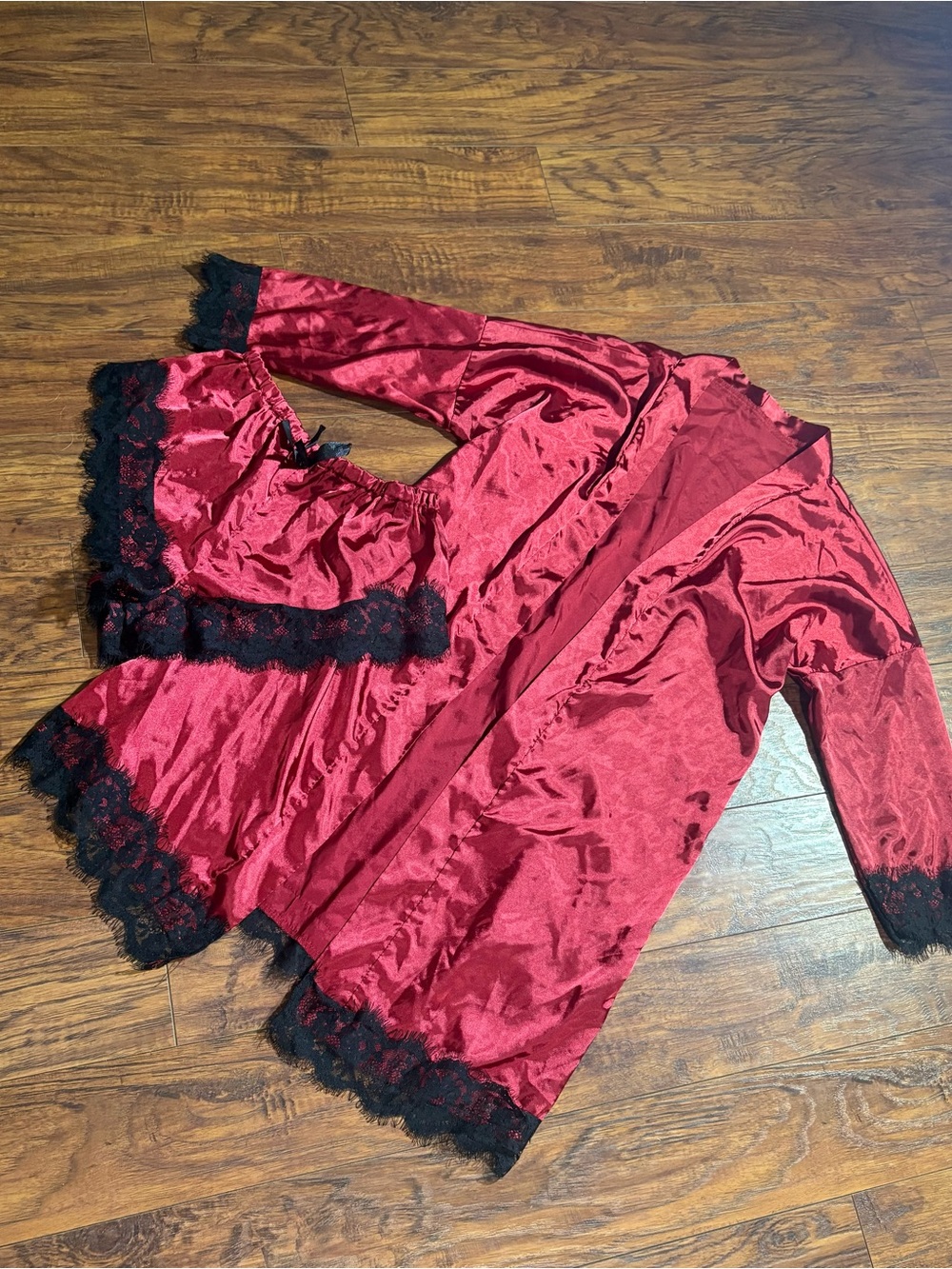 No brand women’s size M satin with lace shorts and matching robe